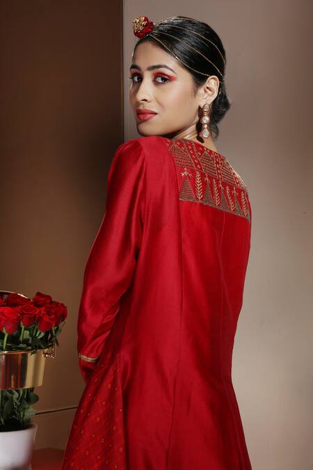 Neeta Bhargava_Red Handwoven Cotton Silk V Neck Embellished Tunic _at_Aza_Fashions