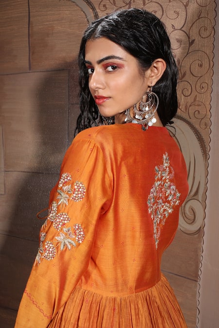 Neeta Bhargava_Red Handwoven Cotton Silk And Tissue  Lining Embellished Kurta & Skirt Set _at_Aza_Fashions