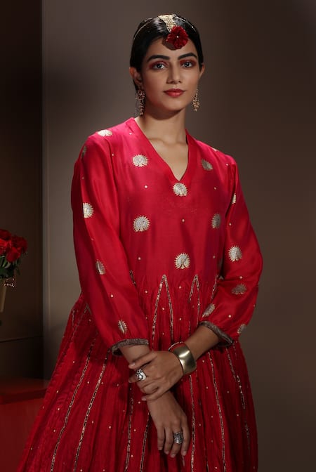 Neeta Bhargava_Brown Handwoven Chanderi Fabric Lining Cotton V Neck Kurta And Skirt Set _Online_at_Aza_Fashions