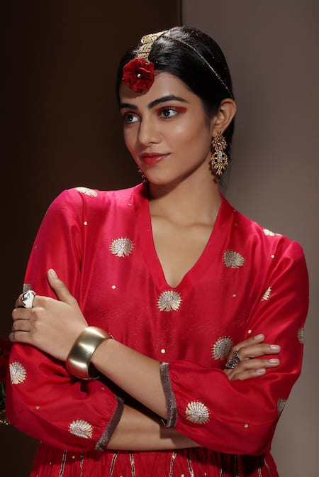 Neeta Bhargava_Brown Handwoven Chanderi Fabric Lining Cotton V Neck Kurta And Skirt Set _at_Aza_Fashions