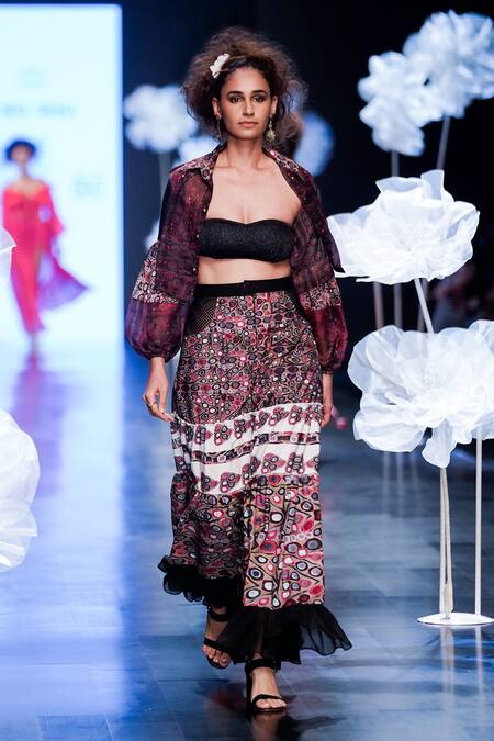 Buy Rina Dhaka Black Poly Georgette Knit Lurex Abstract Rajasthani Print Tiered Skirt at Aza Fashions Buy_Rina Dhaka_Black Poly Georgette Knit Lurex Abstract Rajasthani Print Tiered Skirt_at_Aza_Fashions