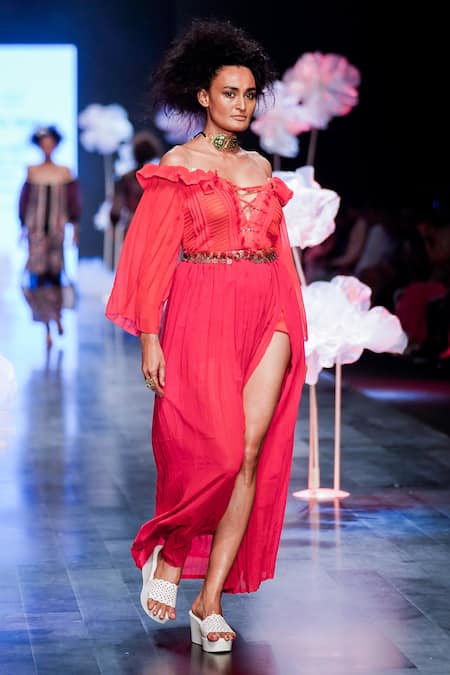 Buy_Rina Dhaka_Red Pleated Sweetheart Neck Off Shoulder Maxi Dress _Online_at_Aza_Fashions