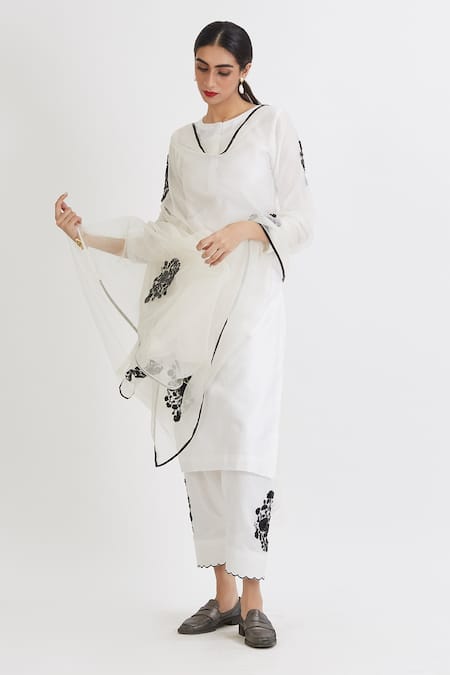 Shop Peeli Dori White Chanderi, Silk Organza Round Straight Kurta Set at Aza Fashions Shop_Peeli Dori_White Chanderi, Silk Organza Round Straight Kurta Set _at_Aza_Fashions