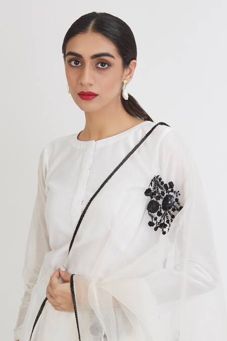 Shop Peeli Dori White Chanderi, Silk Organza Round Straight Kurta Set Online at Aza Fashions Shop_Peeli Dori_White Chanderi, Silk Organza Round Straight Kurta Set _Online_at_Aza_Fashions