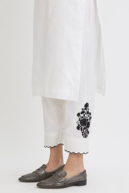 Peeli Dori White Chanderi, Silk Organza Round Straight Kurta Set at Aza Fashions Peeli Dori_White Chanderi, Silk Organza Round Straight Kurta Set _at_Aza_Fashions