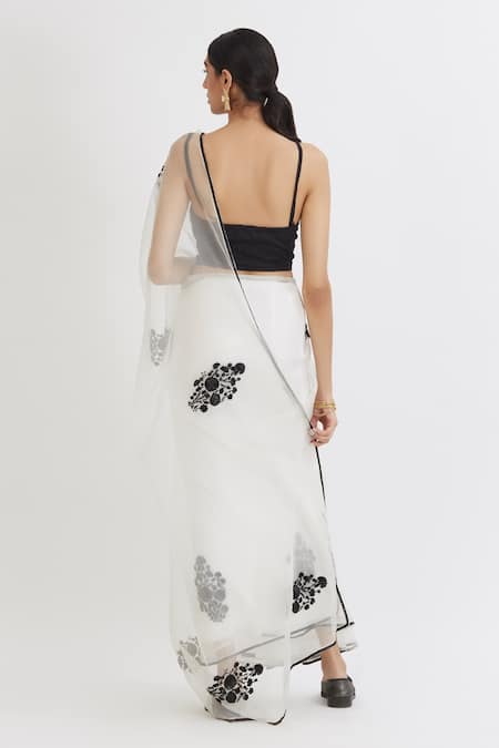 Shop_Peeli Dori_White Silk Organza Embroidery V Neck Saree With Blouse _at_Aza_Fashions