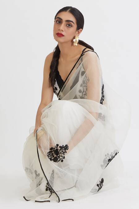 Buy_Peeli Dori_White Silk Organza Embroidery V Neck Saree With Blouse _Online_at_Aza_Fashions