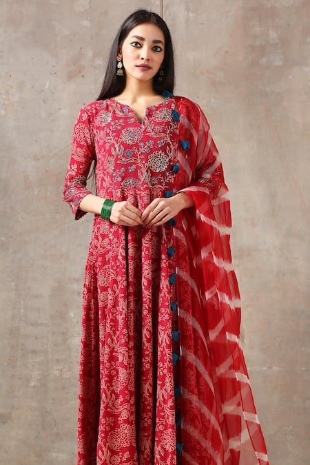 Buy_Rekha Agra_Red Organza, Cotton Slub Notched Printed Anarkali With Dupatta _Online_at_Aza_Fashions
