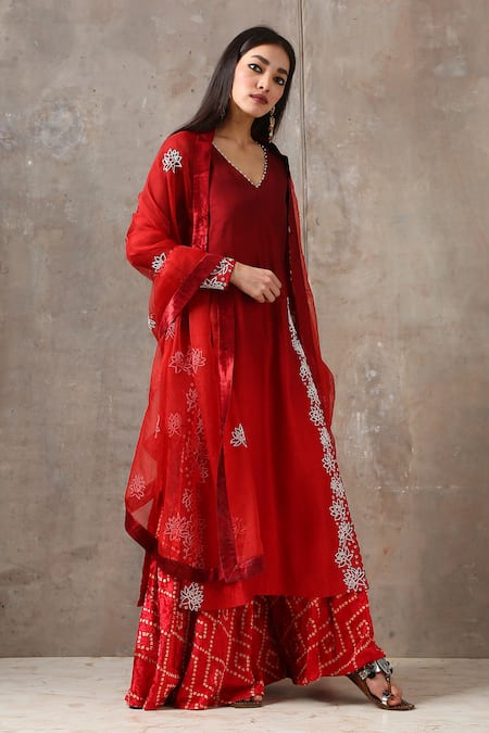 Rekha Agra_Red Silk, Organza, Velvet V Neck Embroidered Kurta Set_Online_at_Aza_Fashions