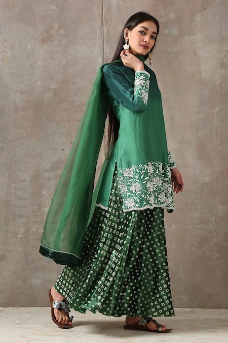 Rekha Agra Silk Embroidered Kurta Set 