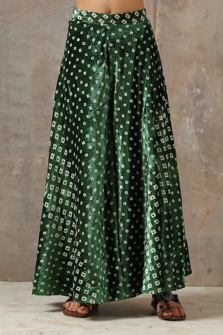 Shop_Rekha Agra_Green Silk, Organza, Velvet V Neck Embroidered Kurta Set _Online_at_Aza_Fashions