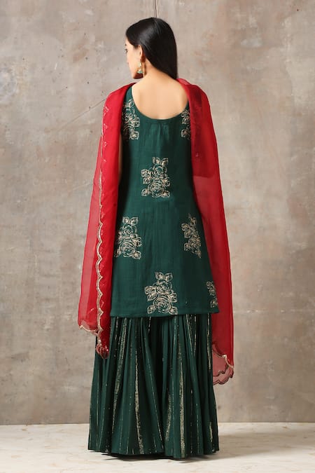 Rekha Agra Embroidered Kurta with Dupatta 