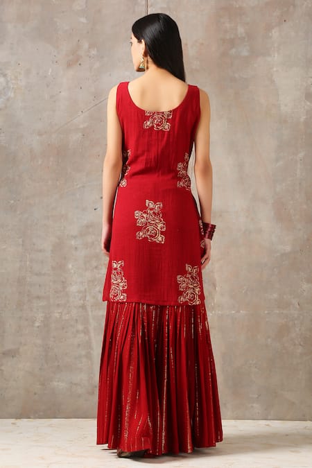 Rekha Agra Embroidered Kurta with Dupatta 