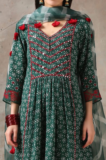 Rekha Agra Green Organza, Cotton Slub V Neck Bandhani Print Anarkali Set Online at Aza Fashions Rekha Agra_Green Organza, Cotton Slub V Neck Bandhani Print Anarkali Set _Online_at_Aza_Fashions