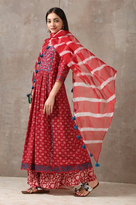 Rekha Agra_Red Organza, Cotton Slub V Neck Bandhani Print Anarkali Set _Online_at_Aza_Fashions