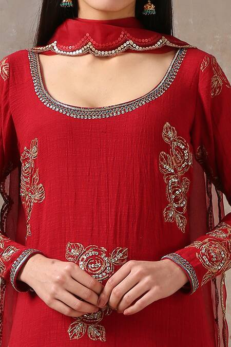 Rekha Agra Red Organza, Cotton Slub Scoop Neck Embroidered Kurta Set Online at Aza Fashions Rekha Agra_Red Organza, Cotton Slub Scoop Neck Embroidered Kurta Set _Online_at_Aza_Fashions
