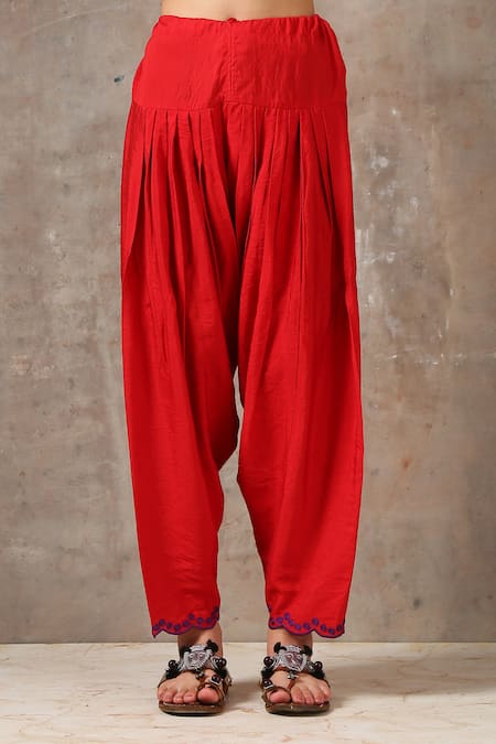 Rekha Agra_Red Cotton Lurex, Handloom Chanderi Mandarin Collar Kurta Set _Online_at_Aza_Fashions