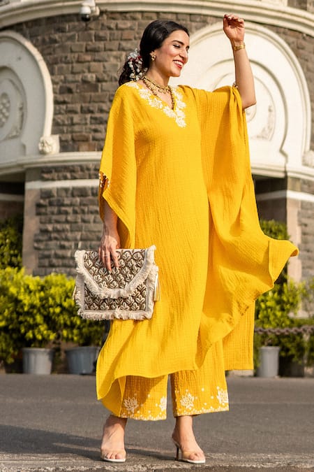 Rekha Agra Embroidered Kurta & Pant Set 