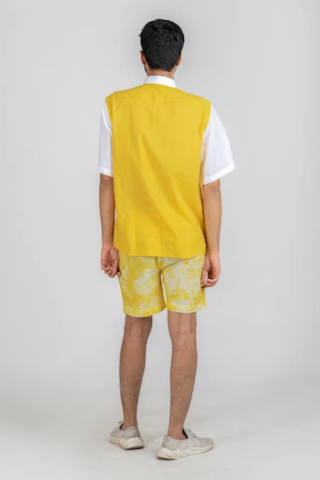 Shop Runit Gupta White Enzyme Washed Cotton Tie Dye Shorts at Aza Fashions Shop_Runit Gupta_White Enzyme Washed Cotton Tie Dye Shorts _at_Aza_Fashions