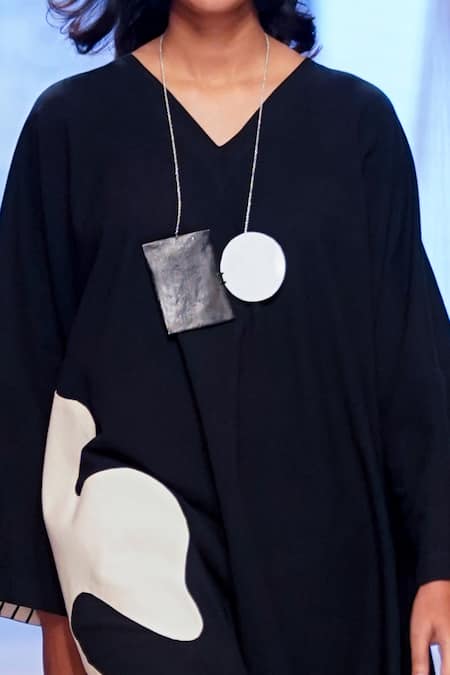 Stoique Black Cotton Matty Abstract V Neck Applique Anti-fit Dress at Aza Fashions Stoique_Black Cotton Matty Abstract V Neck Applique Anti-fit Dress _at_Aza_Fashions