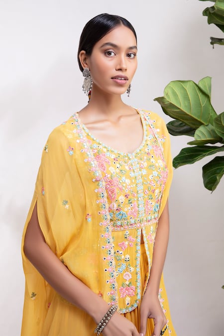 Aneesh Agarwaal Yellow Georgette V Neck Embroidered Kurta Lehenga Set Online at Aza Fashions Aneesh Agarwaal_Yellow Georgette V Neck Embroidered Kurta Lehenga Set _Online_at_Aza_Fashions