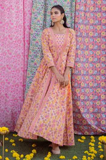 Buy Rivaaj Clothing Pink Cotton Floral Print Kurta And Jacket Set at Aza Fashions Buy_Rivaaj Clothing_Pink Cotton Floral Print Kurta And Jacket Set_at_Aza_Fashions