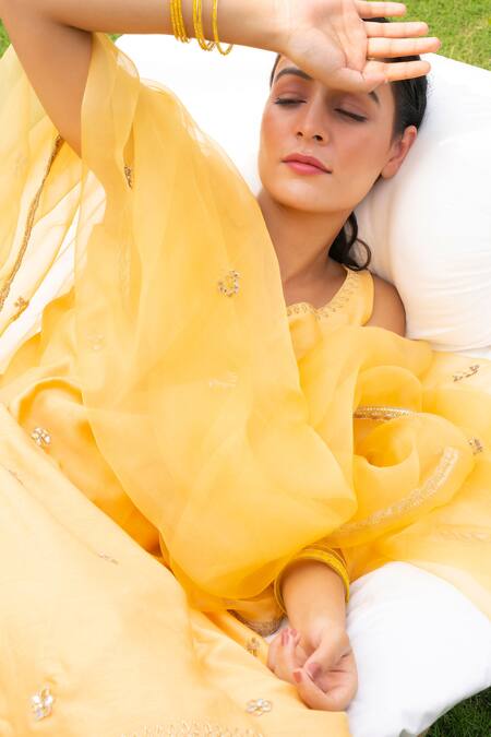 Rashi Jain_Yellow Chanderi V Neck Subha Kurta Sharara Set _at_Aza_Fashions