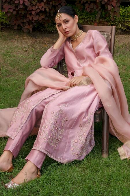 Rashi Jain_Pink Chanderi V Neck Nakashi Anarkali Set _Online_at_Aza_Fashions