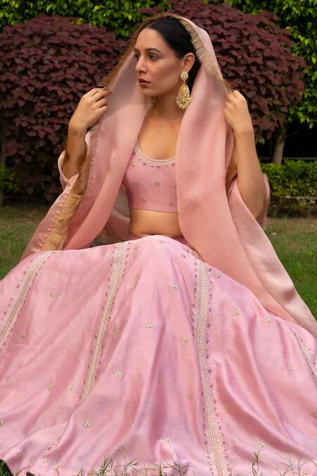Rashi Jain Pink Chanderi Scoop Neck Kyari Bridal Lehenga Set Online at Aza Fashions Rashi Jain_Pink Chanderi Scoop Neck Kyari Bridal Lehenga Set _Online_at_Aza_Fashions