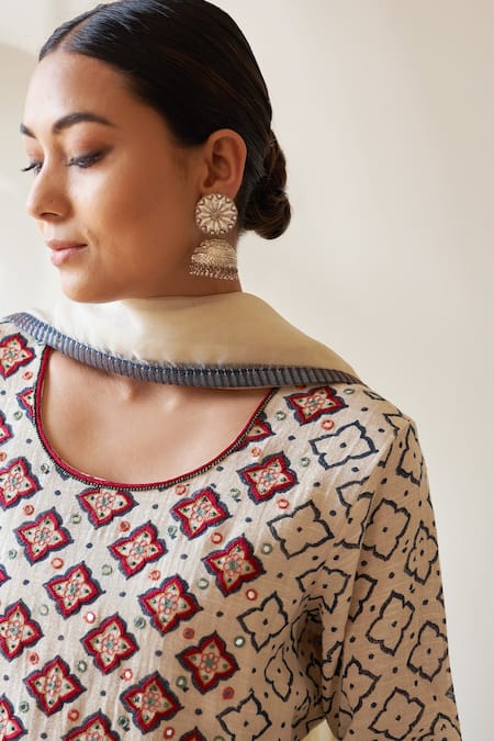 Rekha Agra_Blue Cotton, Organza Mirrors, Quatrefoil Print Straight Fit Kurta And Gharara Set _Online_at_Aza_Fashions