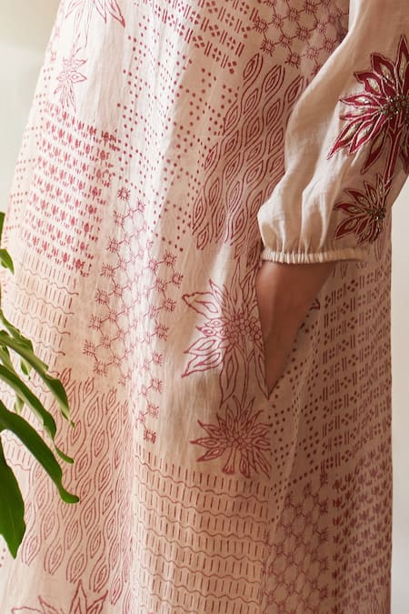 Rekha Agra Cream , Chanderi, Handloom Floral And Geometric Print Kurta With Pant Online at Aza Fashions Rekha Agra_Cream , Chanderi, Handloom Floral And Geometric Print Kurta With Pant _Online_at_Aza_Fashions