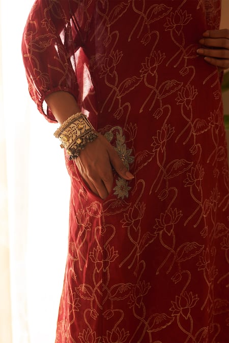 Rekha Agra Red , Handloom Embroidery, Printed Chanderi Kimono And Pant Set Online at Aza Fashions Rekha Agra_Red , Handloom Embroidery, Printed Chanderi Kimono And Pant Set _Online_at_Aza_Fashions