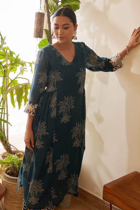 Rekha Agra Blue , Handloom Embroidery Floral Bloom Print Kurta And Pant Set Online at Aza Fashions Rekha Agra_Blue , Handloom Embroidery Floral Bloom Print Kurta And Pant Set _Online_at_Aza_Fashions