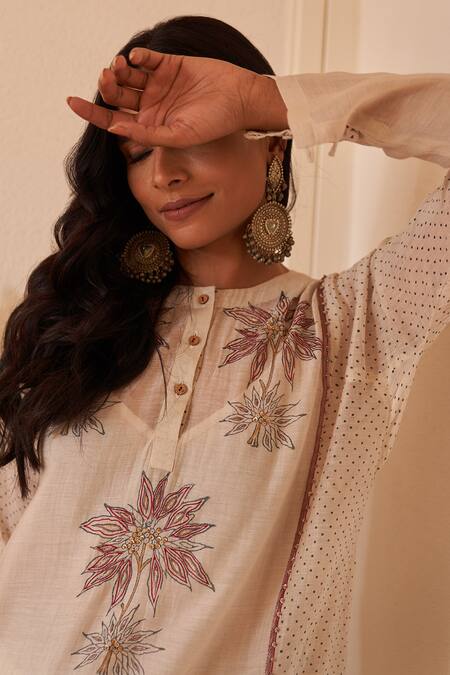 Rekha Agra Beige Handloom Cotton, Organza, Chanderi Embroidery, Sequins Kurta Pant Set Online at Aza Fashions Rekha Agra_Beige Handloom Cotton, Organza, Chanderi Embroidery, Sequins Kurta Pant Set _Online_at_Aza_Fashions
