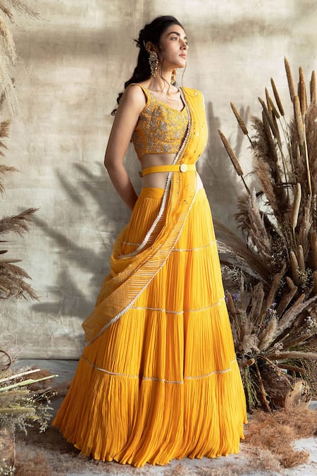 35+ Brides Who Picked Yellow Lehengas for their Dream Wedding Day! | Best  indian wedding dresses, Indian bridal outfits, Indian bride outfits