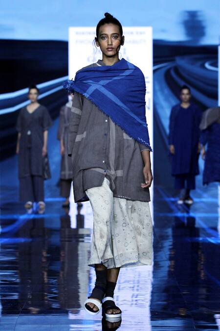 Shop JAYATI GOENKA Brown Cotton Mandarin Collar Handwoven Kurta And Palazzo Set Online at Aza Fashions Shop_JAYATI GOENKA_Brown Cotton Mandarin Collar Handwoven Kurta And Palazzo Set _Online_at_Aza_Fashions