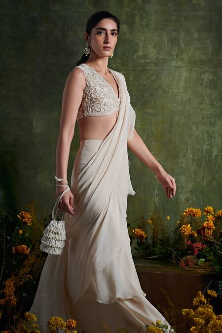 Ridhi Mehra_White Blouse Net Saree Chiffon Floral V Neck Pre-draped With _Online_at_Aza_Fashions
