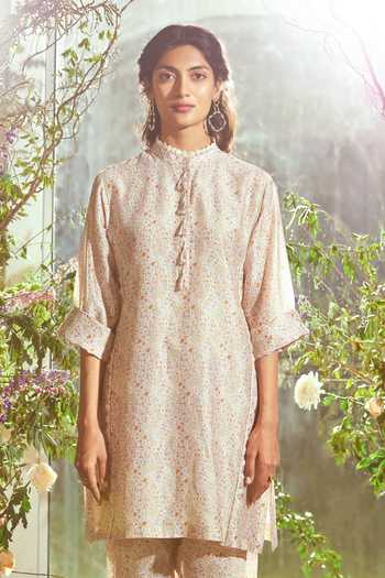 Buy Ridhi Mehra White Chanderi High Neck Kurta And Pant Set Online at Aza Fashions Buy_Ridhi Mehra_White Chanderi High Neck Kurta And Pant Set _Online_at_Aza_Fashions