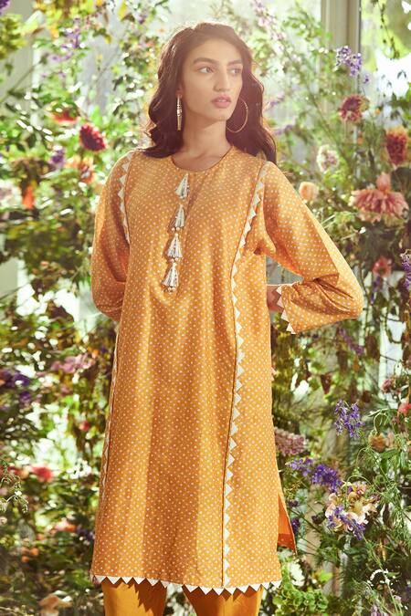 Ridhi Mehra Yellow Chanderi Round Kurta And Pant Set Online at Aza Fashions Ridhi Mehra_Yellow Chanderi Round Kurta And Pant Set _Online_at_Aza_Fashions