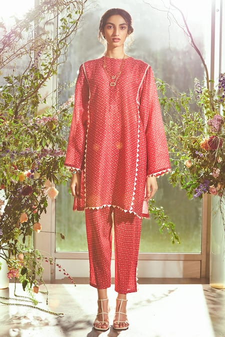 Ridhi Mehra_Red Chanderi Round Kurta And Pant Set  _Online_at_Aza_Fashions