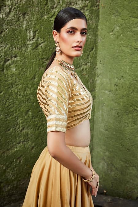 Ranian Gold , Organza Gota, Zardozi Plunge V Embroidered Lehenga Set Online at Aza Fashions Ranian_Gold , Organza Gota, Zardozi Plunge V Embroidered Lehenga Set _Online_at_Aza_Fashions