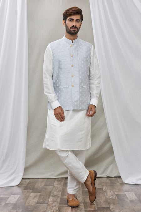 RNG Safawala Embroidered Bundi & Kurta Set 