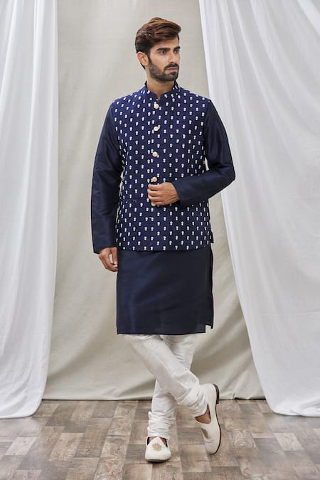 Rng Safawala Embroidered Bundi & Kurta Set 