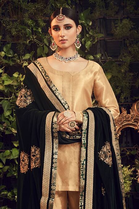 Ranian_Gold Velvet, Tissue Kurta Set With Green Dupatta _Online_at_Aza_Fashions