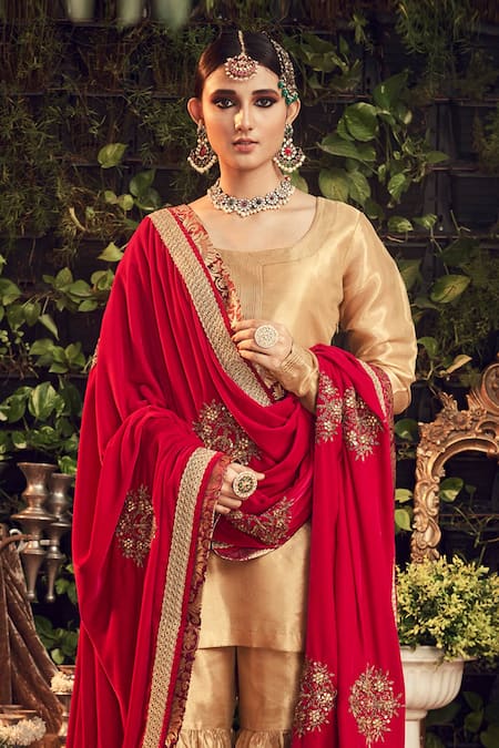 Buy_Ranian_Gold Velvet, Tissue Kurta Set With Crimson Dupatta _Online_at_Aza_Fashions