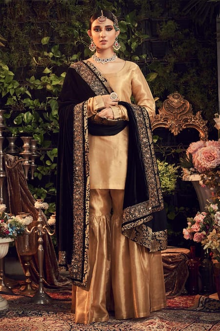 Ranian Silk Tissue Kurta Set with Black Dupatta 