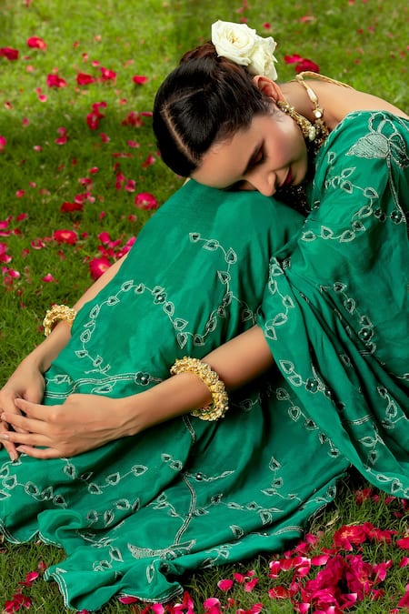 Shop Priyal Bhardwaj Green Silk, Chinnon Chiffon Floral Sweetheart Embroidered Saree With Blouse at Aza Fashions Shop_Priyal Bhardwaj_Green Silk, Chinnon Chiffon Floral Sweetheart Embroidered Saree With Blouse _at_Aza_Fashions