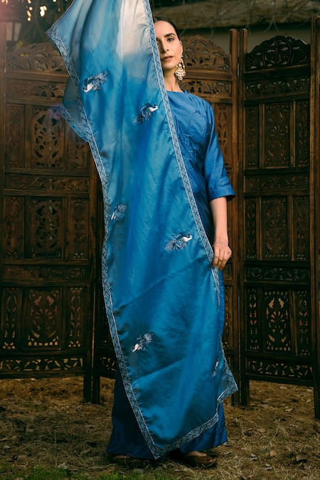 Shop Priyal Bhardwaj Blue Kurta Set Poly Silk, Stole Organza Bird Round With Embroidered Dupatta at Aza Fashions Shop_Priyal Bhardwaj_Blue Kurta Set Poly Silk, Stole Organza Bird Round With Embroidered Dupatta _at_Aza_Fashions