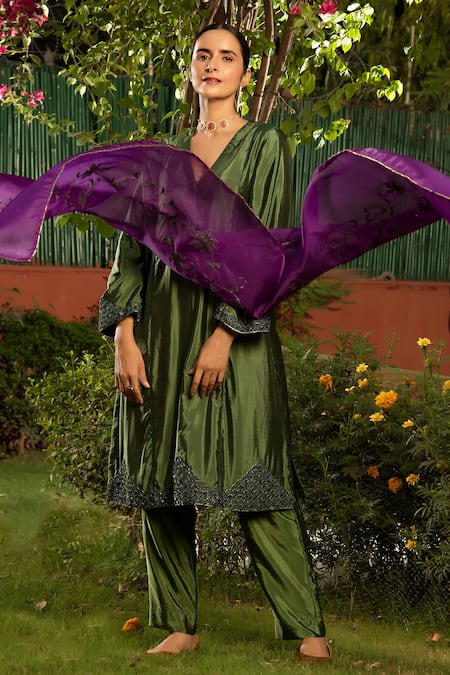 Priyal Bhardwaj Green Kurta Set Poly Silk, Stole Organza Floral V With Embroidered Dupatta 
