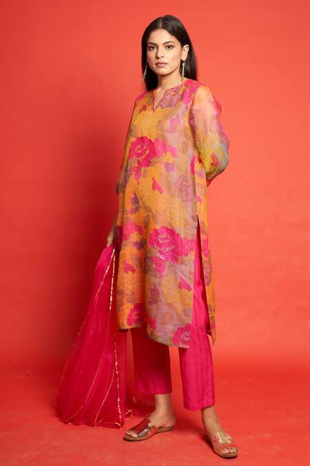 Priti Prashant Pink Sheer Silk And Organza Floral Print & Sequin Notched Rose Kurta Pant Set Online at Aza Fashions Priti Prashant_Pink Sheer Silk And Organza Floral Print & Sequin Notched Rose Kurta Pant Set _Online_at_Aza_Fashions